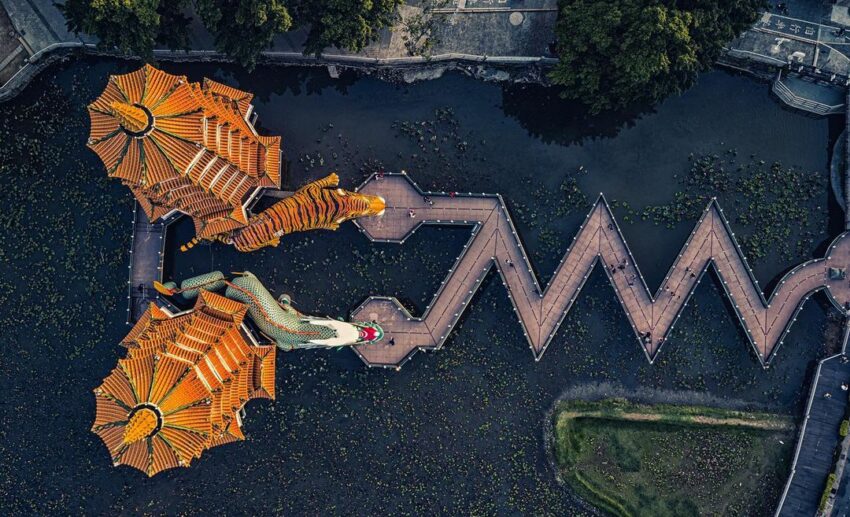 【蓮池潭】高雄屈指の観光地!蓮池潭で外せない見どころ4選&アクセスを解説! 【蓮池潭】高雄屈指の観光地!蓮池潭で外せない見どころ4選&アクセスを解説!