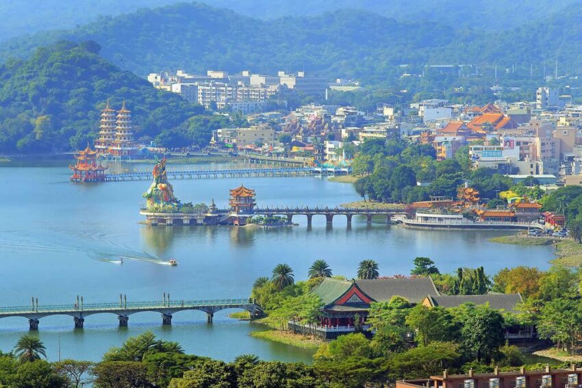 【高雄観光】絶対行きたいスポット15選！台北の次は高雄に行こう！