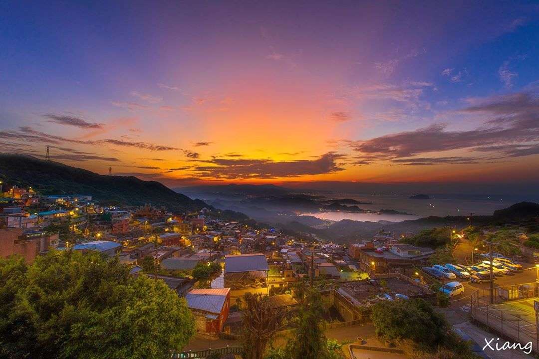 海悅樓のバルコニーから撮影した阿妹茶樓と九份の夜景