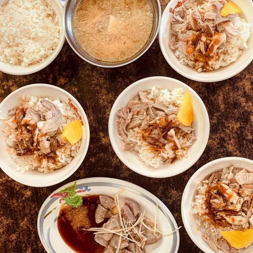 簡単火雞肉飯のチキンライスと味噌スープ