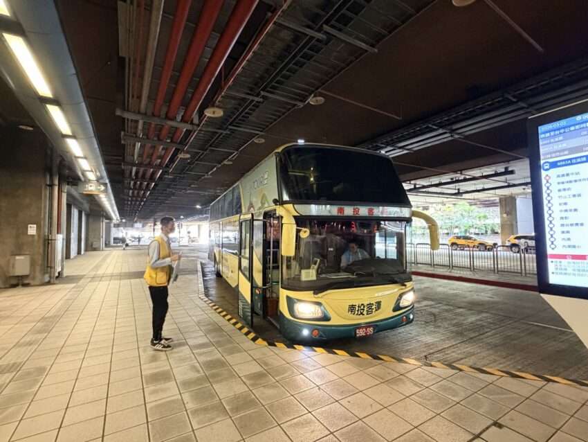 高鐵台中駅での乗車受付の様子