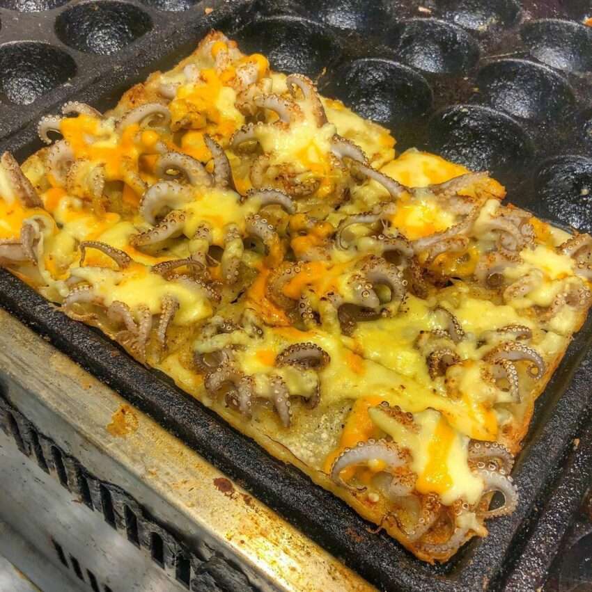 章魚爆爆の屋台と看板メニューのタコ料理