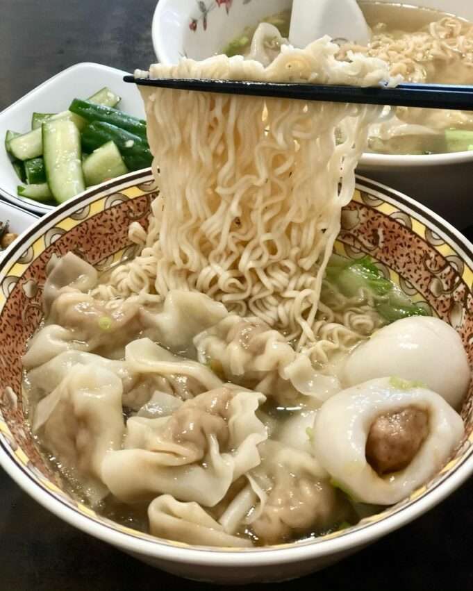 汾陽餛飩のワンタンスープ