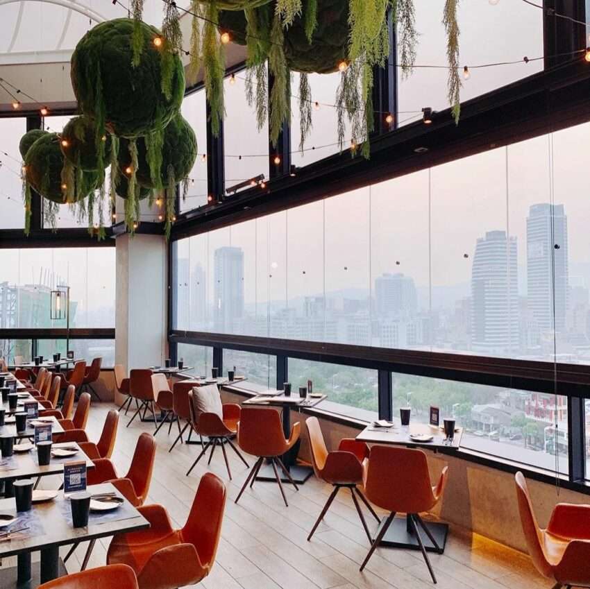眺吧餐酒館で提供されるBar TCRC監修のカクテル