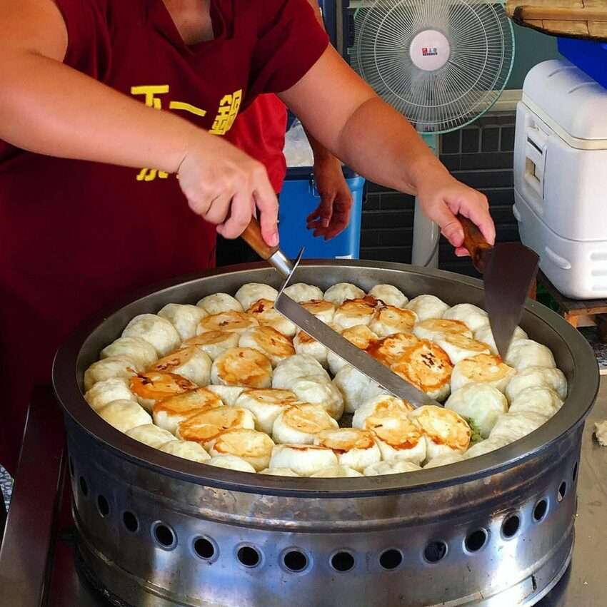 下一鍋水煎包の焼き包子