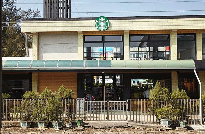 新竹新豐門市の外観——田園エリアに建つ洋館風建物