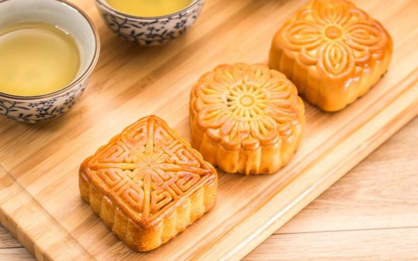 台湾の中秋節の月餅とバーベキュー