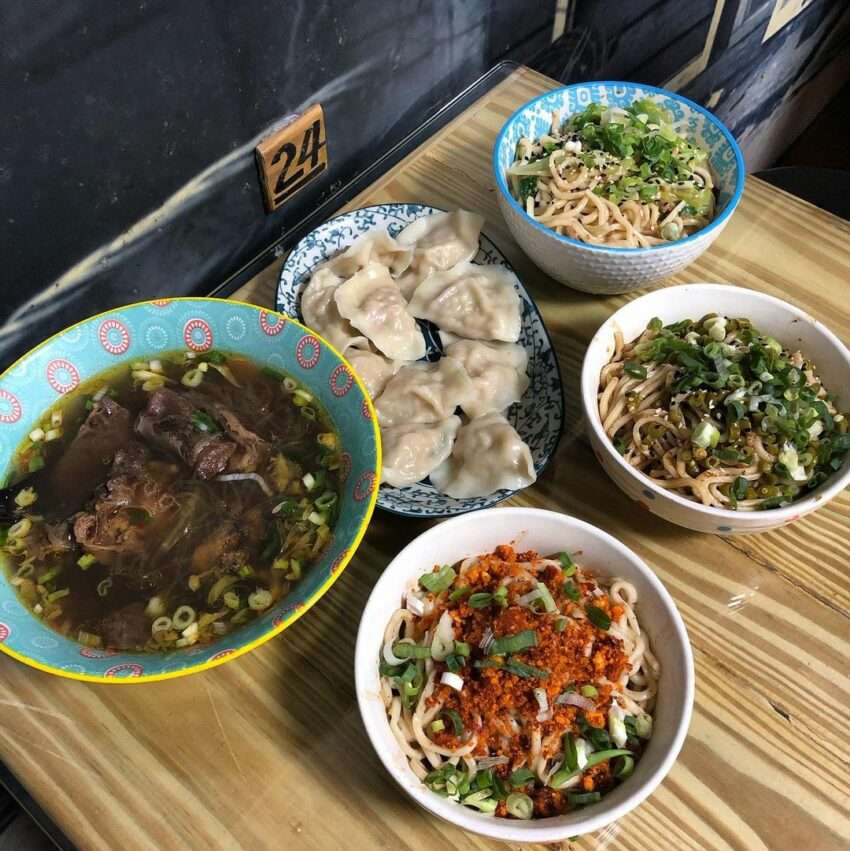 老眷村川味牛肉麺の牛肉麺