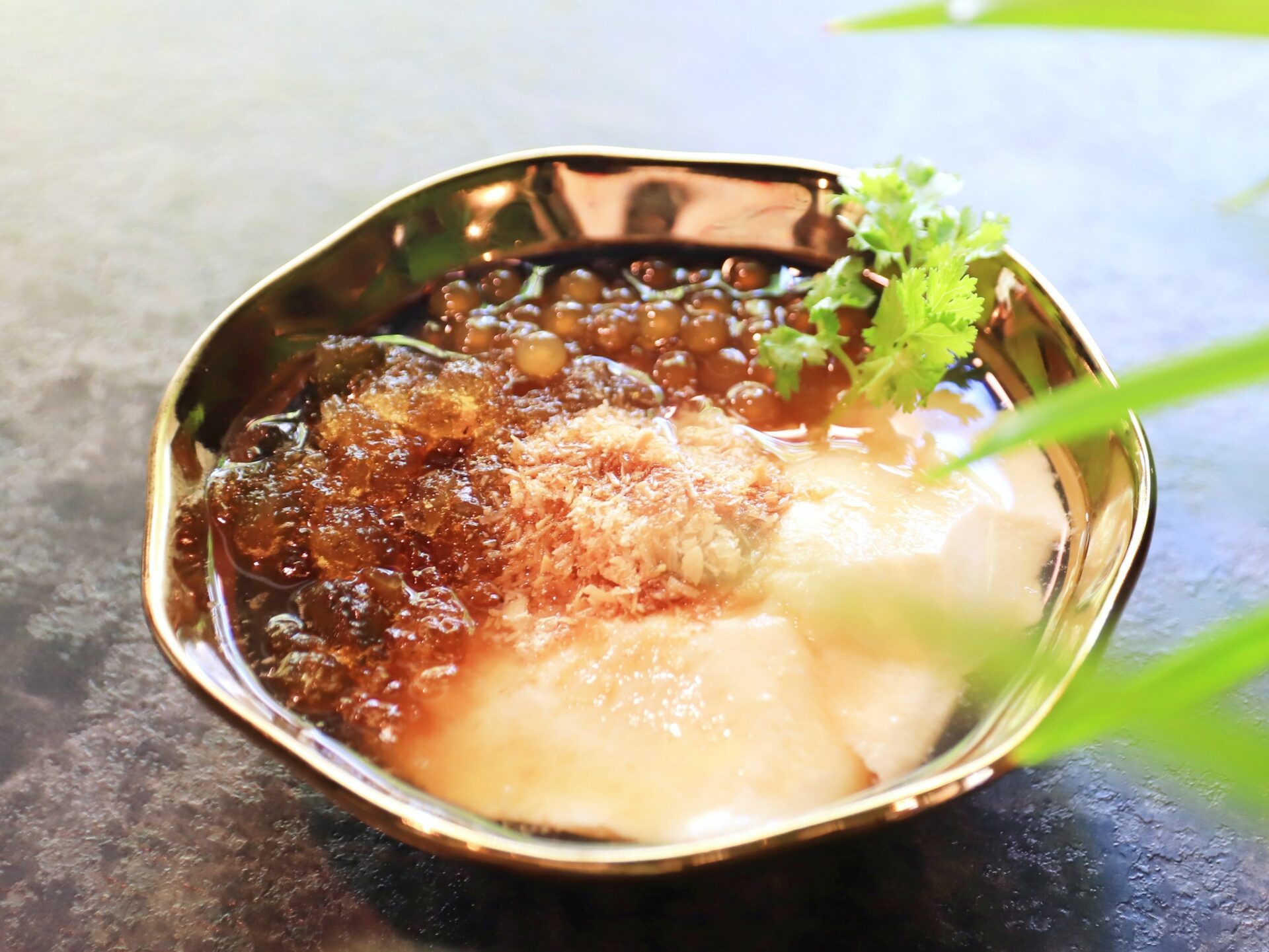 白水豆花のトッピングが乗った豆花の一杯