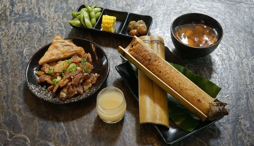 九族文化村の原住民料理。竹筒飯などの特色メニューが並ぶ