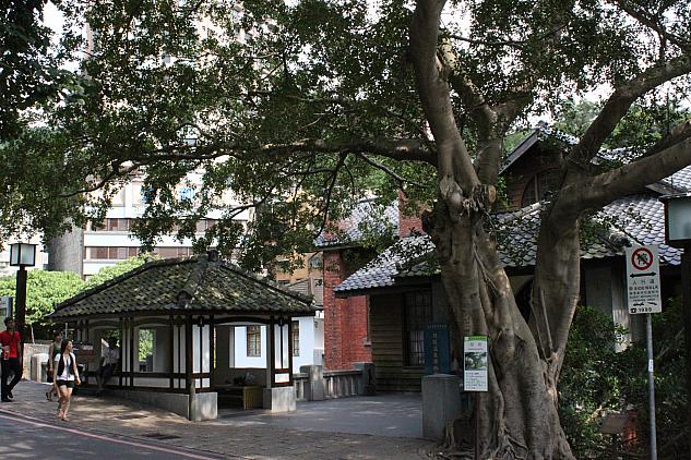 北投温泉博物館の外観、和洋折衷の建築様式が特徴的