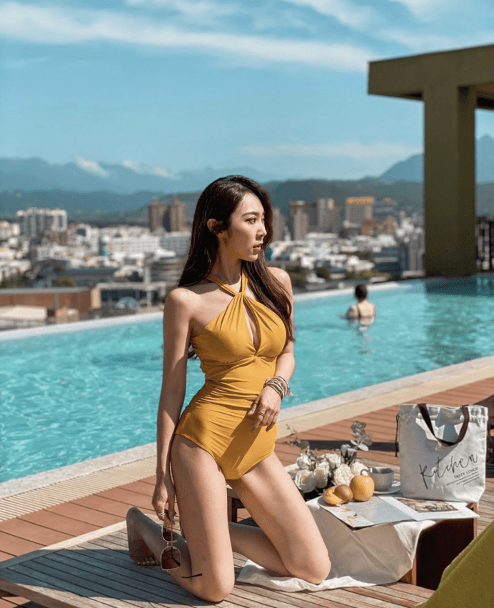 The GAYA Hotel潮渡假酒店の高空インフィニティプール。台東市街地と遠方の山並み・海を一望できる