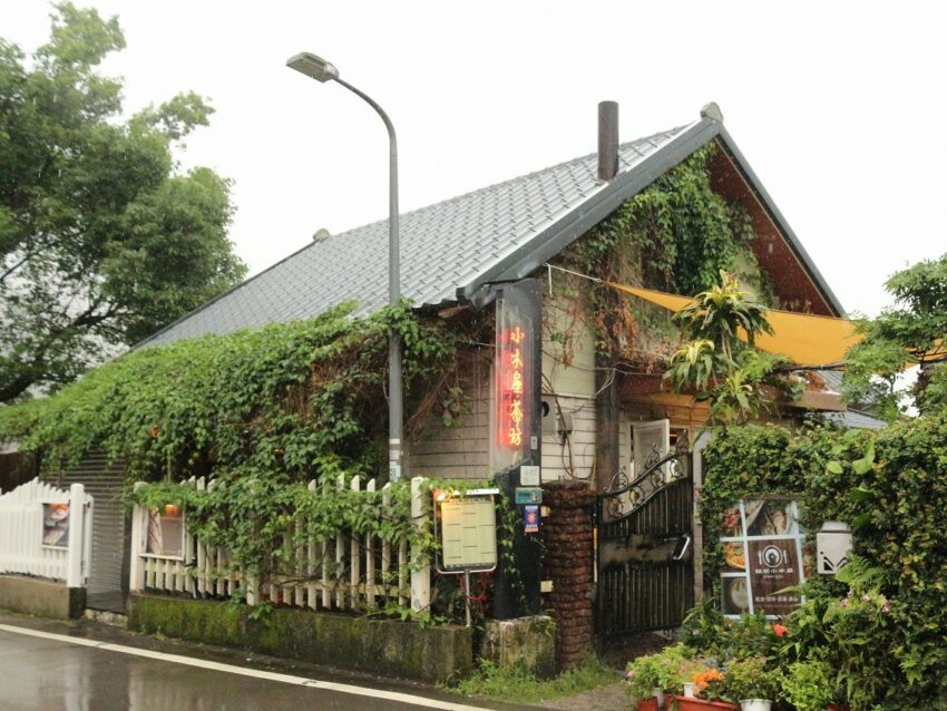 貓空小木屋の外観と緑の環境