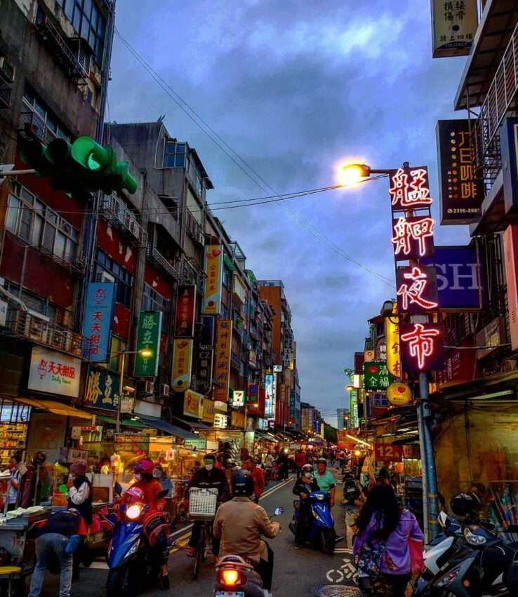 艋舺夜市(万華夜市)の街並み
