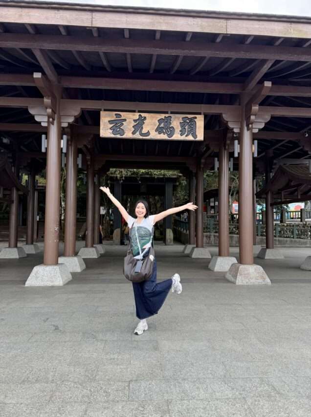 玄光寺の境内と日月潭の眺め