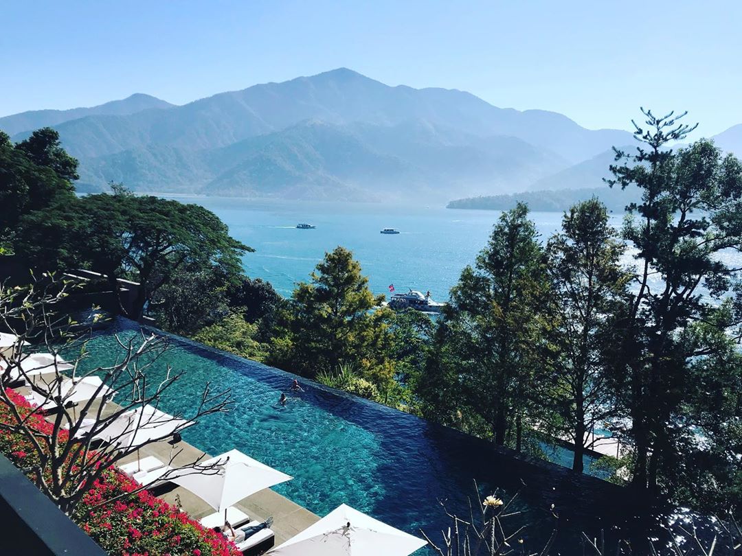 日月潭涵碧樓酒店の全室レイクビューの客室から見た湖景