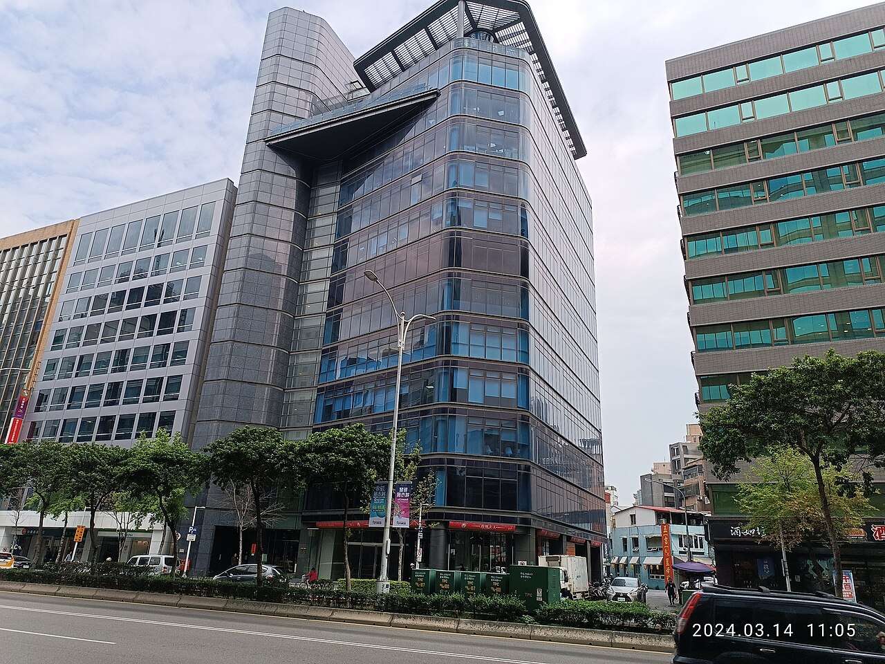TW 台灣 Taiwan 台北 Taipei 中山區 Zhongshan 建國北路 Jianguo North Road March 2024 R12S