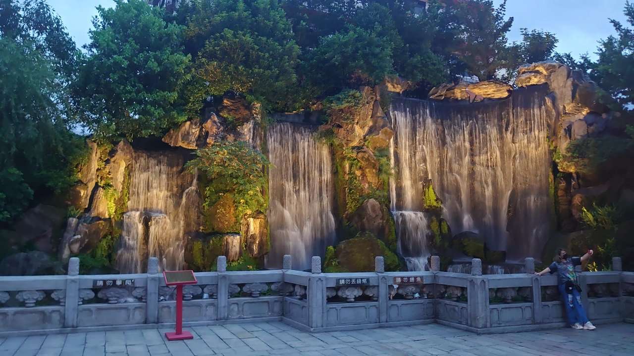龍山寺の庭園造景と水景空間