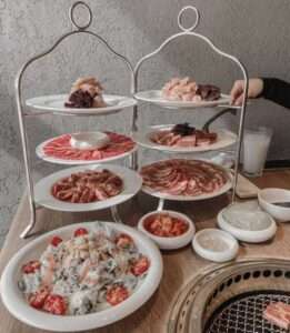 台中グルメおすすめ完全ガイド:焼肉・火鍋・異国料理をシーン別に選ぶ