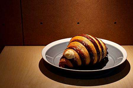 Muhei Bakeryのクロワッサンをほおばる瞬間