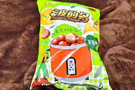 台湾限定フレーバー・茶葉蛋味（台湾式煮卵味）のポテトチップス・波的多