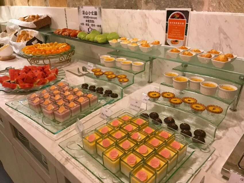 清境フィレンツェリゾートヴィラのレストランでのイタリア料理の盛り付け