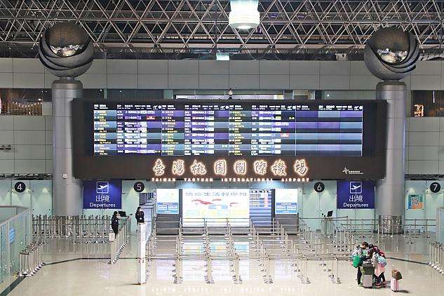 台湾桃園国際空港第2ターミナルのフロア内観