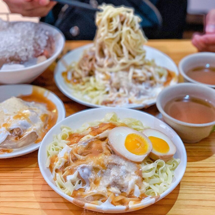 黃記涼麵涼圓の涼麵と涼圓