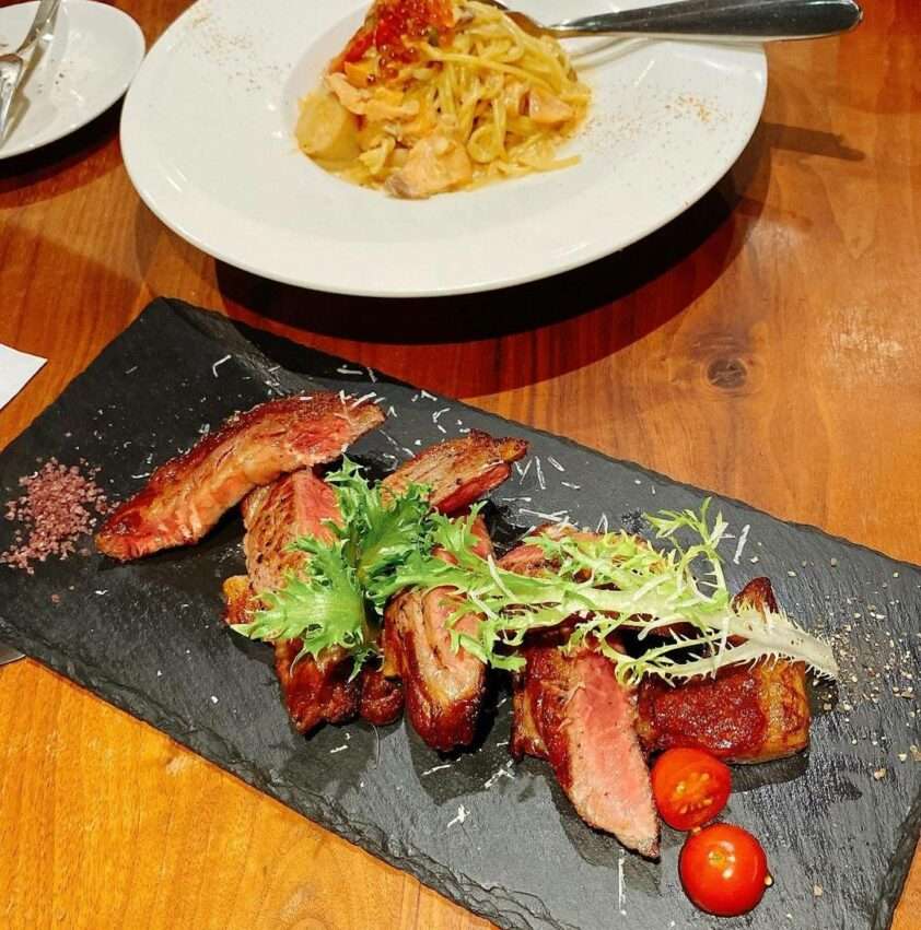旺.慢食餐酒館 WOW Bistroの料理の盛り付け。ヨーロッパ家庭料理スタイルで洗練された見た目
