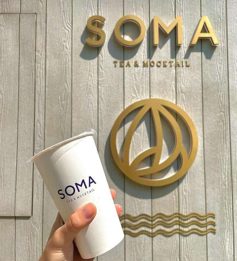 SOMAのスイーツとかき氷。鮮やかな色彩でビジュアルインパクトが強い