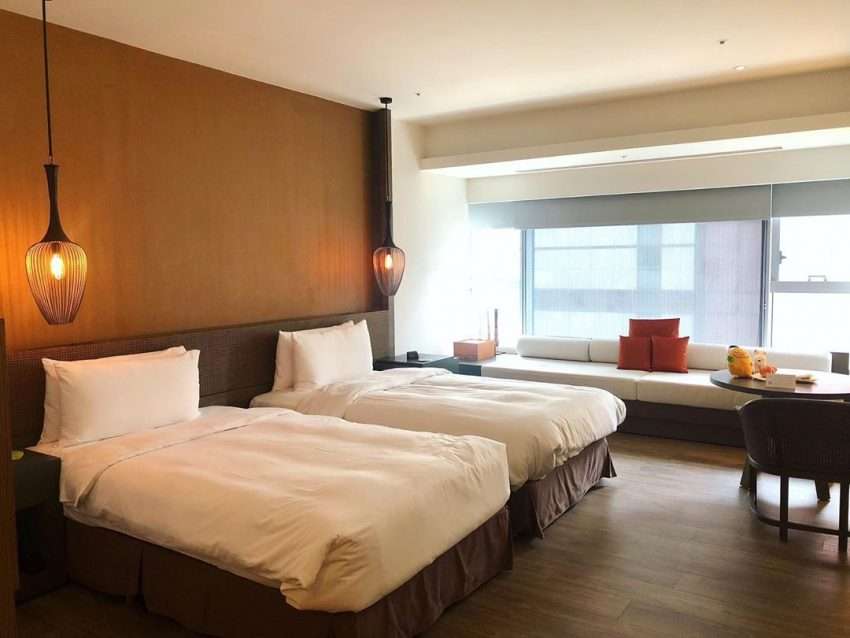 台南晶英酒店の内観。閩南建築の意匠を取り入れた重厚感ある空間。