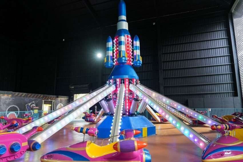 頑皮世界の守護者星際訓練館の遊具施設。親子で楽しめる室内アトラクション