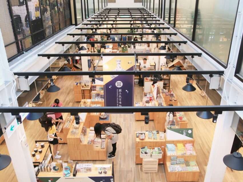 16工房の店内
