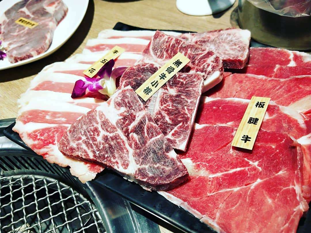 小琉球燒肉王の屋内焼肉食べ放題