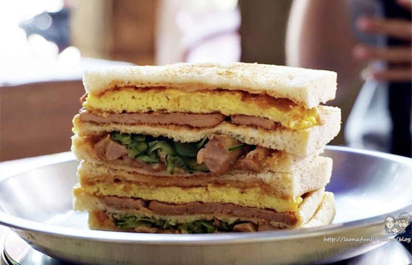文化路碳烤三明治の炭火焼きサンドイッチ
