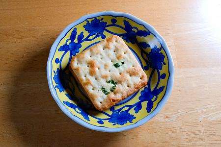 ネギクラッカー部門の同商品が並んだ試食結果