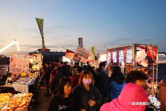 湖口夜市の屋台の様子。毎週月・木曜に開かれる地域の夜市