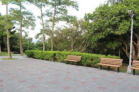 永春崗公園の広々とした丘の上の公園