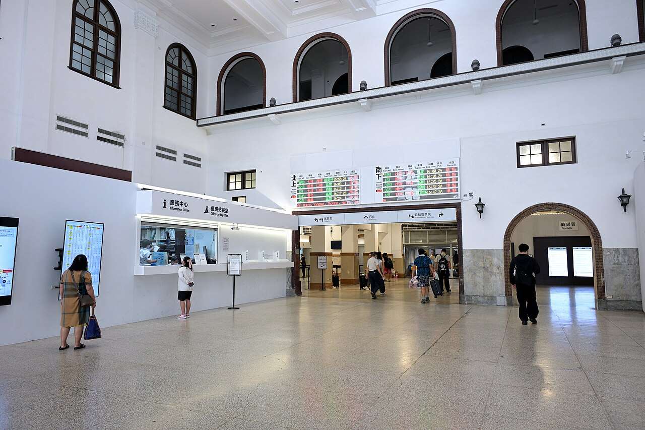 Tainan TR station lobby interior May
