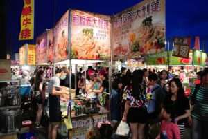 台南夜市どこがいい?花園夜市 vs 大東夜市——曜日・規模・おすすめ屋台を徹底比較