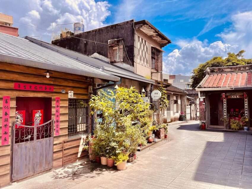 頭城老街の伝統的な街並み。清代から日本統治時代にかけての建築様式が残る歴史的な通り
