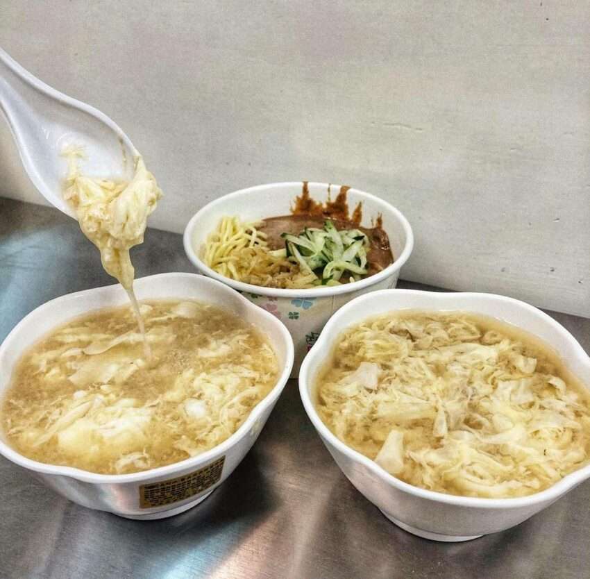 好朋友涼麵。金色のごまだれがたっぷりかかった冷麺