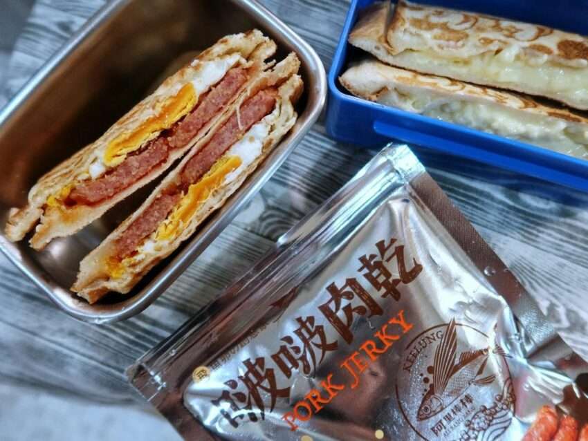 アリバンバンの特色ドリンクと軽食