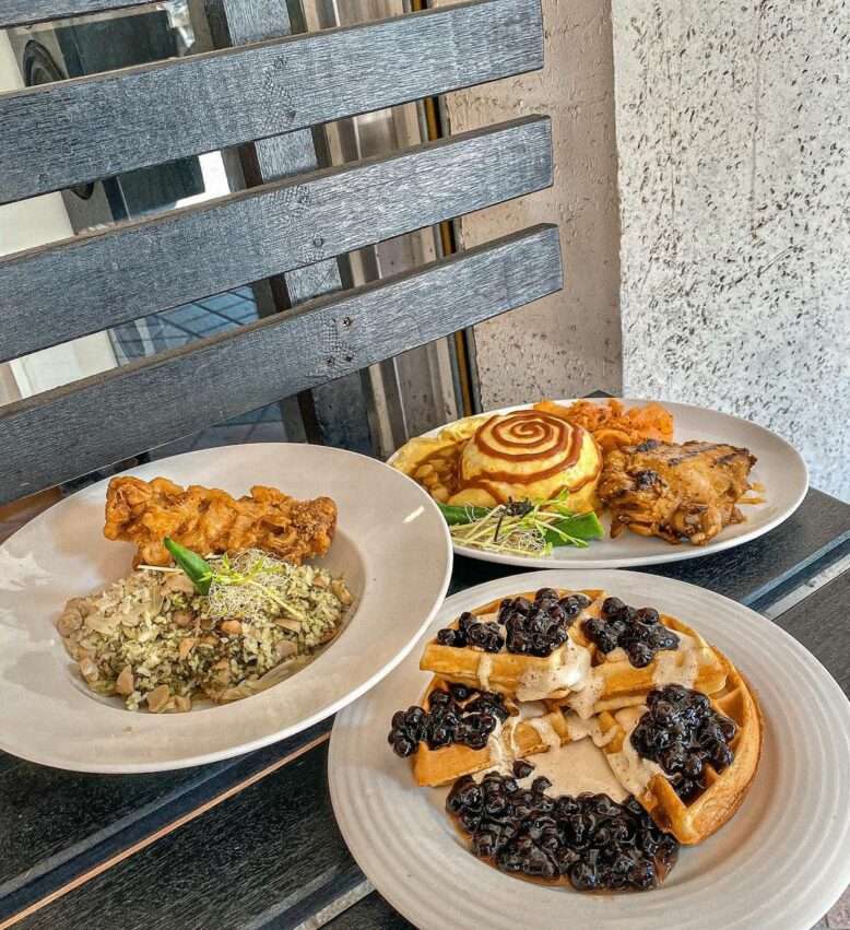 鹿鹿鬆餅屋のワッフルとドリンクのセット