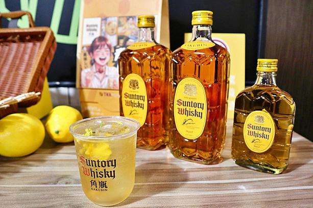 サントリー角瓶と角ハイボール。台湾のファストフード店で楽しめる日台コラボドリンク