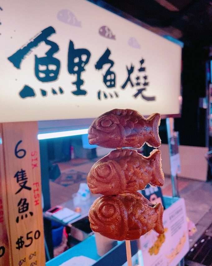 浪人食堂の創作台湾式スイーツの屋台。個性的な組み合わせのデザートが並んでいる