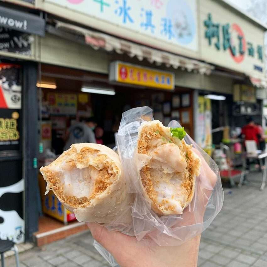 吳記花生捲冰淇淋の薄い麦芽糖シートにピーナッツ粉とアイスクリームを包んだ台湾式スイーツ