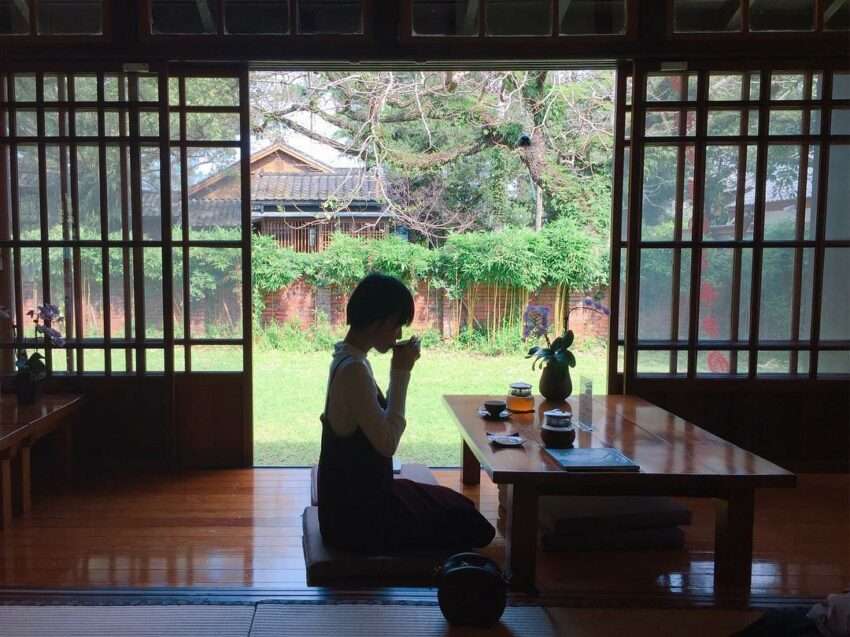 宜蘭文学館の展示空間。宜蘭ゆかりの作家の作品や文学史料が静かな空間に展示されている
