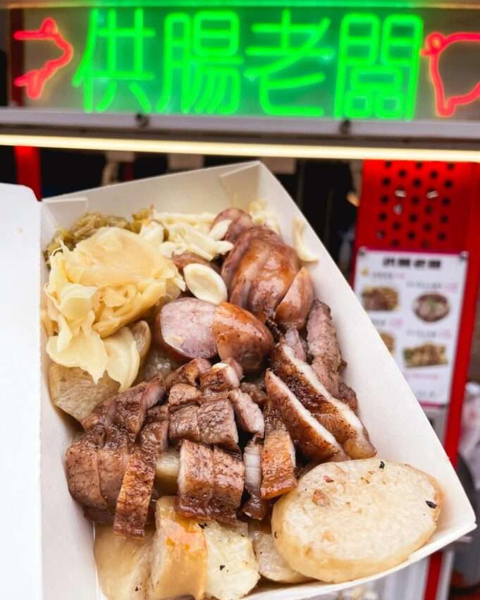 吳記供腸老闆の大腸包小腸アップ