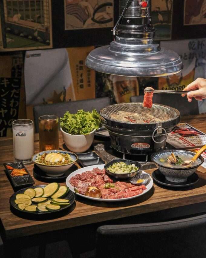 Hi燒肉のホルモン焼き盛り合わせ。台中では珍しいホルモン専門の焼肉店